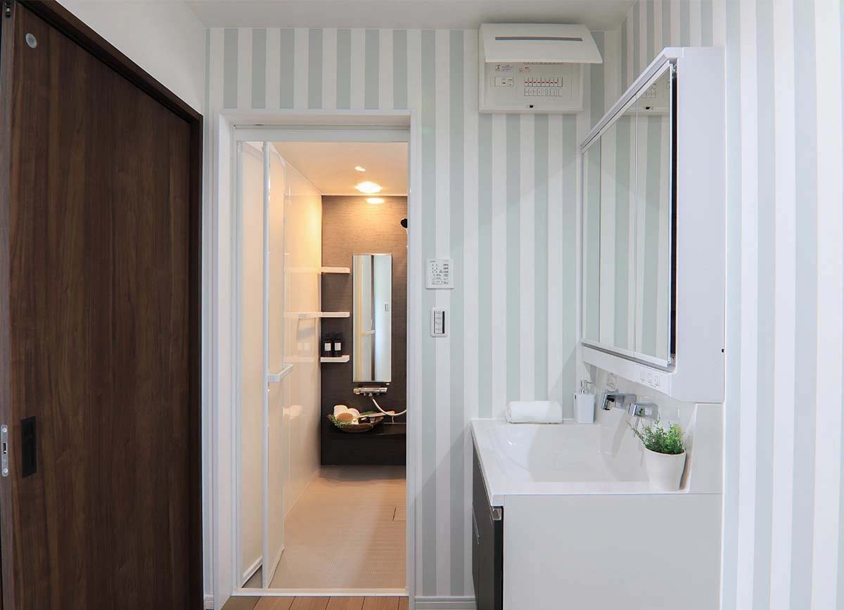 洗面化粧台（タカラスタンダード）