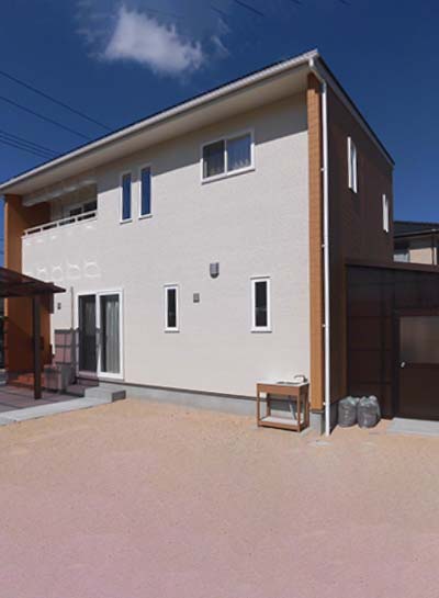 リビングの吹抜がポイントの住まい