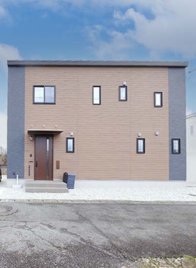 木目調外壁の温かみのある住まい