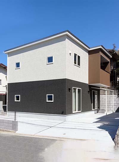 白色を基調とした明るいお家