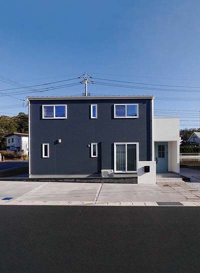 開放的でオシャレな外観の家