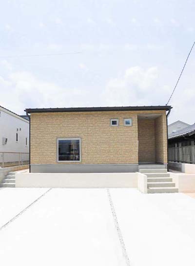 たっぷりの収納力で、広々すっきり暮らす家