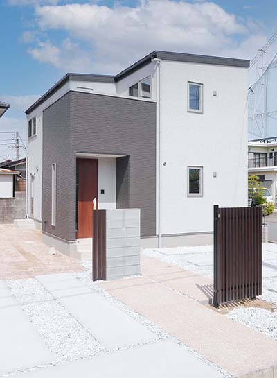 ナチュラルモダン。家族の団らんを楽しむ家