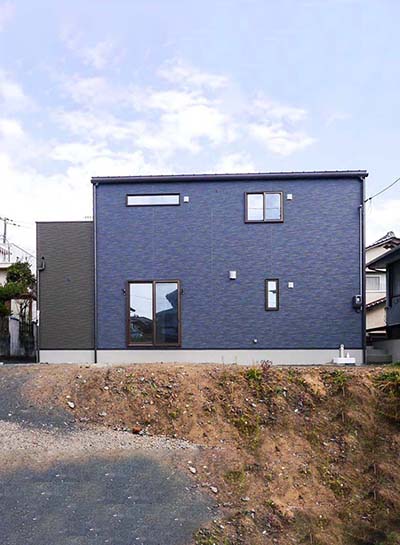 プライバシーと開放感を両立した家