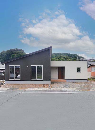 明るいダイニングキッチンとゆったりリビングの家