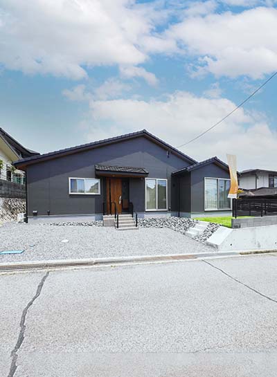 家族みんなが快適に過ごせる開放感のある平屋