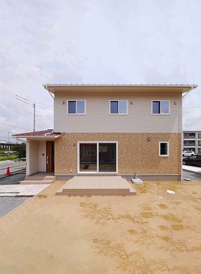 窓が多く、明るく爽やかな家