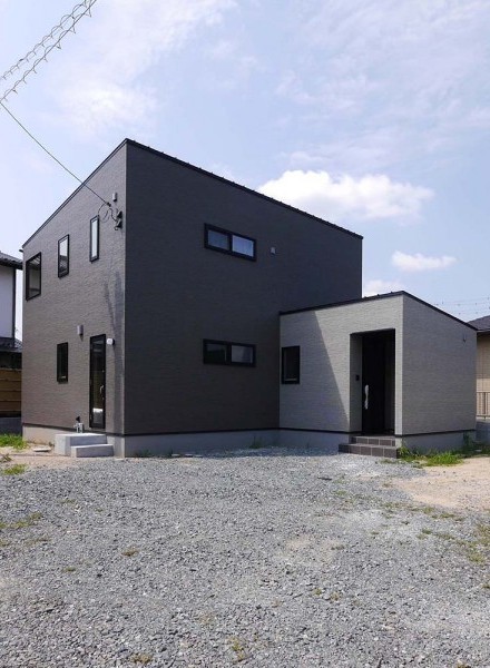 シンプルモダンな暮らしを叶える、スタイリッシュなお家