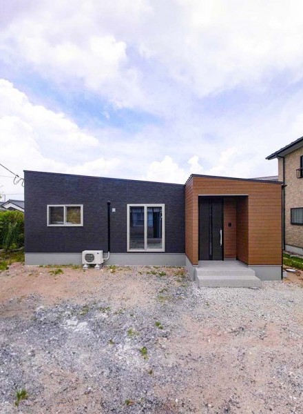 家族の暮らしに寄り添う、平屋の住まい