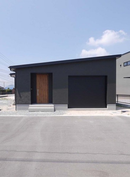 ガレージ付きで快適な暮らしを実現