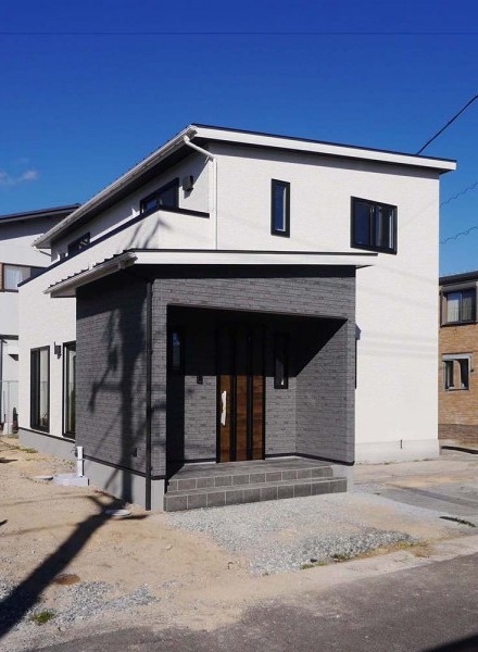 家族を包む安心感と現代的デザイン