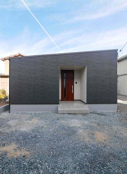 暮らしを彩るモダンで落ち着いた住まい