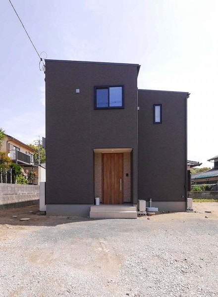 洗練された佇まいが魅力の新築住宅