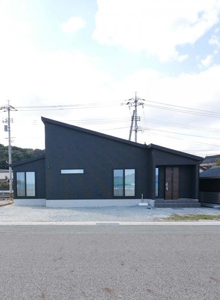 家族がゆったり暮らせる機能的な平屋