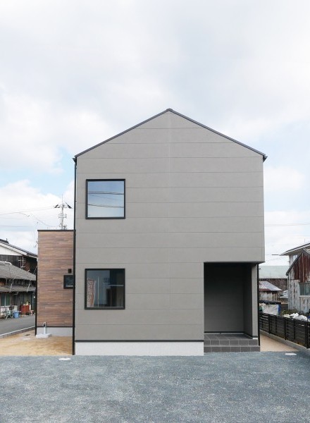 オシャレも機能も欲張る！ 見せる収納のある家