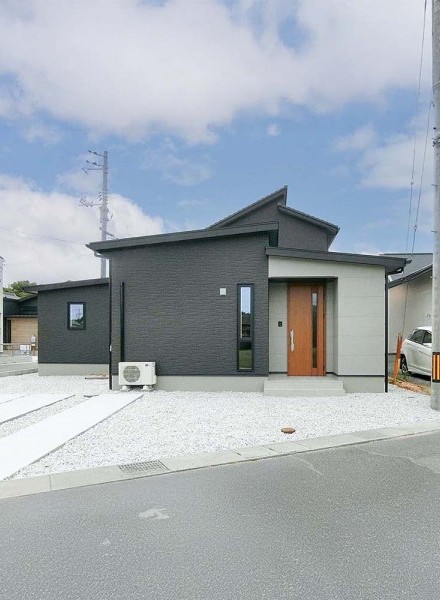 家族と“ちょうどいい距離”で暮らす平屋の家