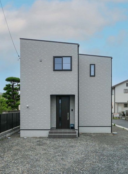 整った輪郭が魅せる住まい