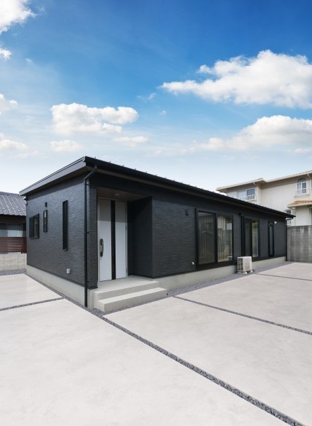 平屋の美しさが際立つ、シンプルで上質な暮らし