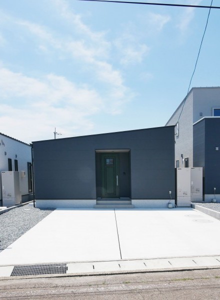 家族時間がもっと楽しくなる！シンプル＆機能的な平屋