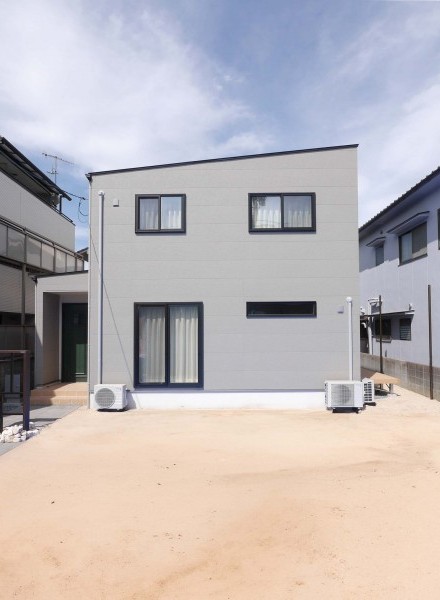 家族の成長に寄り添う、ナチュラルモダンの住まい