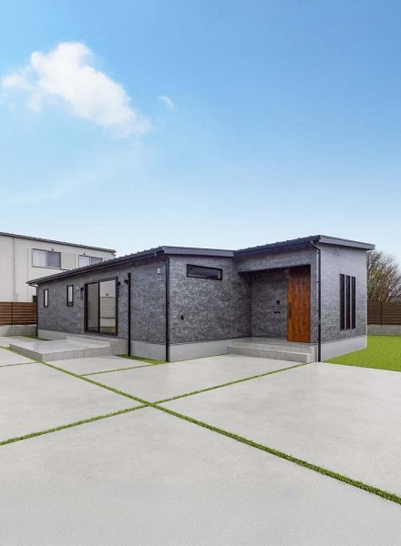 シンプルという上質をまとう、穏やかな住まい