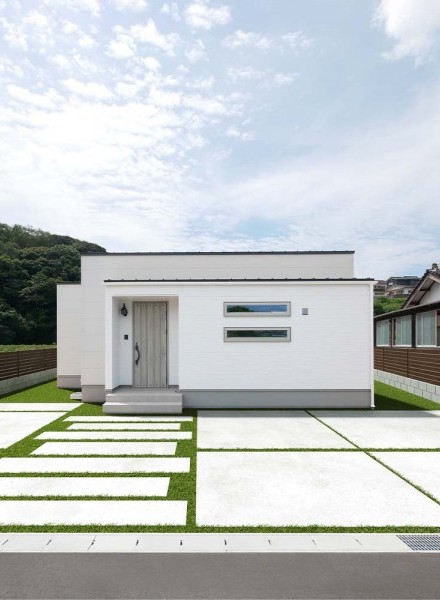 直線的なフォルムの映える、洗練された佇まい