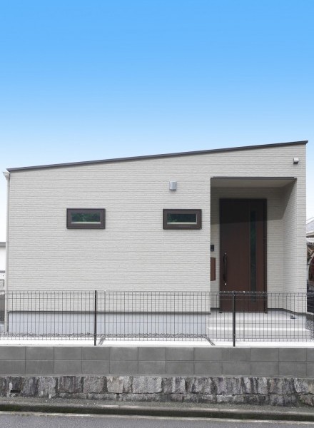 家族にやさしい、温もりの平屋