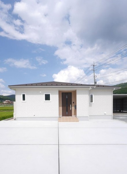 暮らしを美しく整える、収納充実の平屋住宅