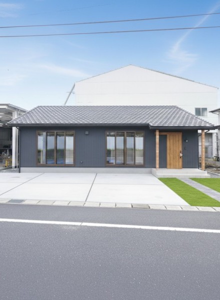 木のぬくもりと心地よさに包まれる、心安らぐ住まい