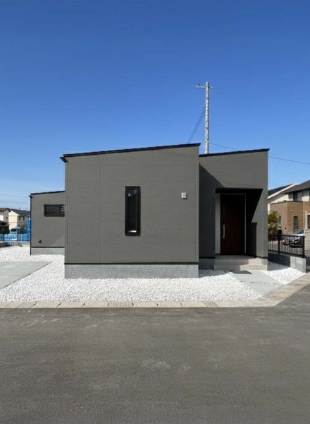 直線美が映える、上質モダンの家