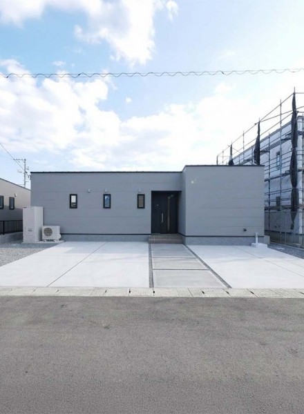 シンプルモダンに暮らす、ゆとりの平屋