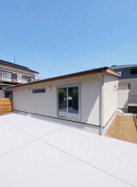家族時間が広がる、ナチュラルモダンな平屋住宅