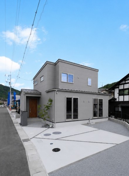 収納力と家事ラク動線で整う住まい
