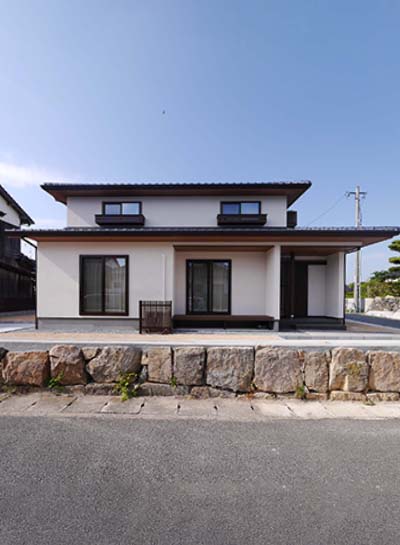 萩市の街並みに調和した住まい