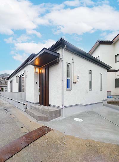 和室空間と瓦屋根で日本を感じるお家